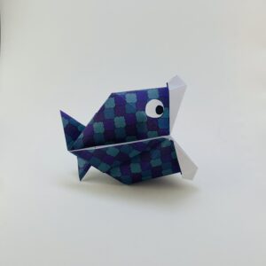 Poisson gobeur en origami facile - Artigamis.fr